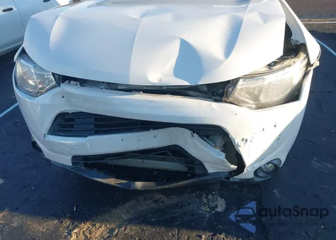 2014 Mitsubishi Outlander Se z USA, uszkodzony, nr VIN JA4AD3A33EZ011333